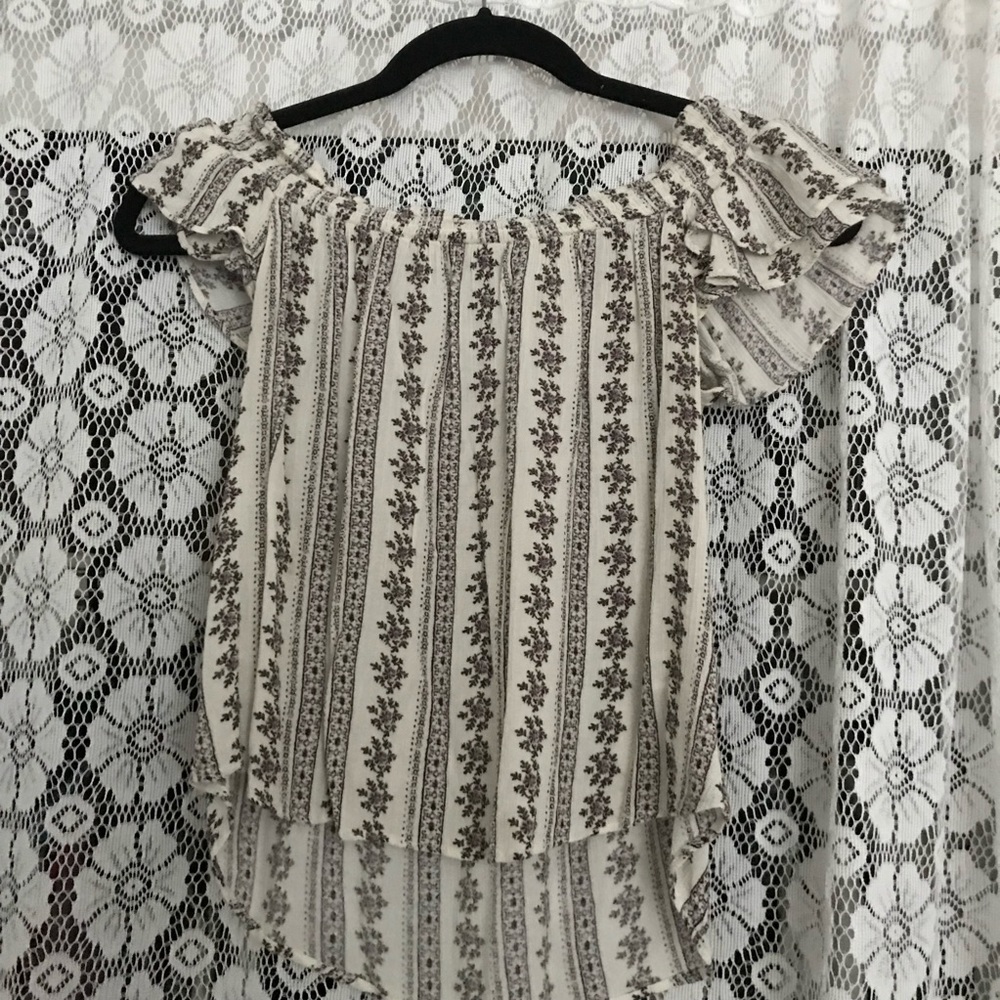 OFF THE SHOULDER TOP
